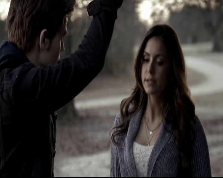 VampireDiariesWorld-dot-org_5x20WhatLiesBeneath0402.jpg