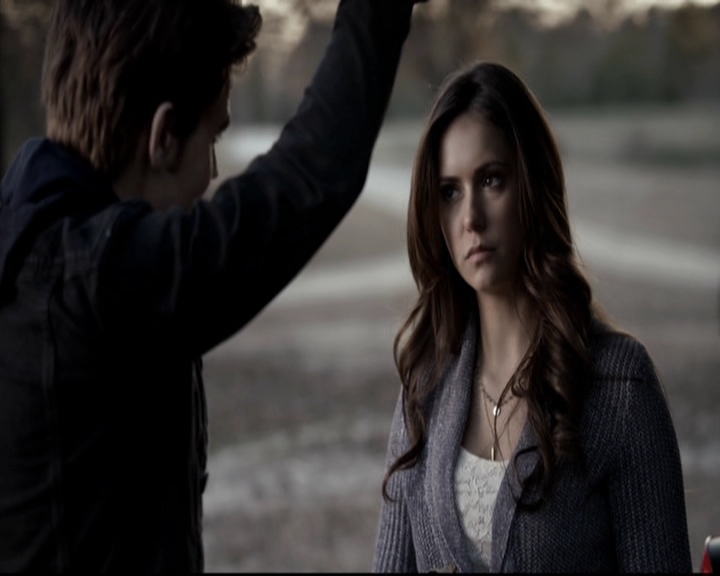 VampireDiariesWorld-dot-org_5x20WhatLiesBeneath0408.jpg