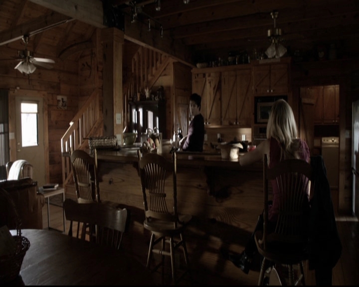 VampireDiariesWorld-dot-org_5x20WhatLiesBeneath0769.jpg