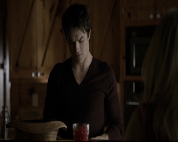 VampireDiariesWorld-dot-org_5x20WhatLiesBeneath0775.jpg