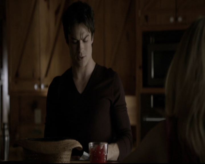 VampireDiariesWorld-dot-org_5x20WhatLiesBeneath0776.jpg