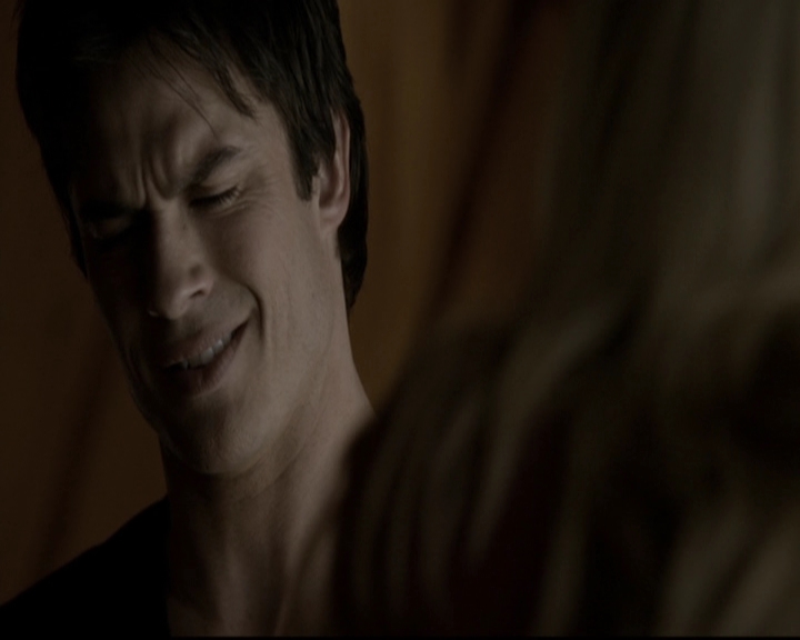 VampireDiariesWorld-dot-org_5x20WhatLiesBeneath0779.jpg