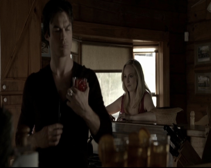 VampireDiariesWorld-dot-org_5x20WhatLiesBeneath0811.jpg