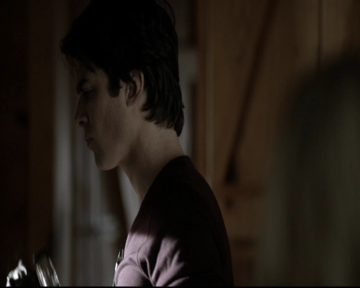 VampireDiariesWorld-dot-org_5x20WhatLiesBeneath0826.jpg