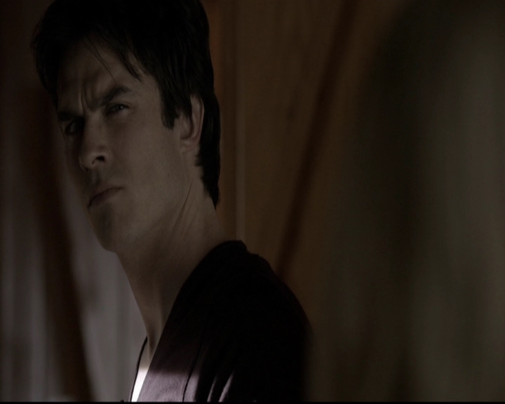 VampireDiariesWorld-dot-org_5x20WhatLiesBeneath0837.jpg