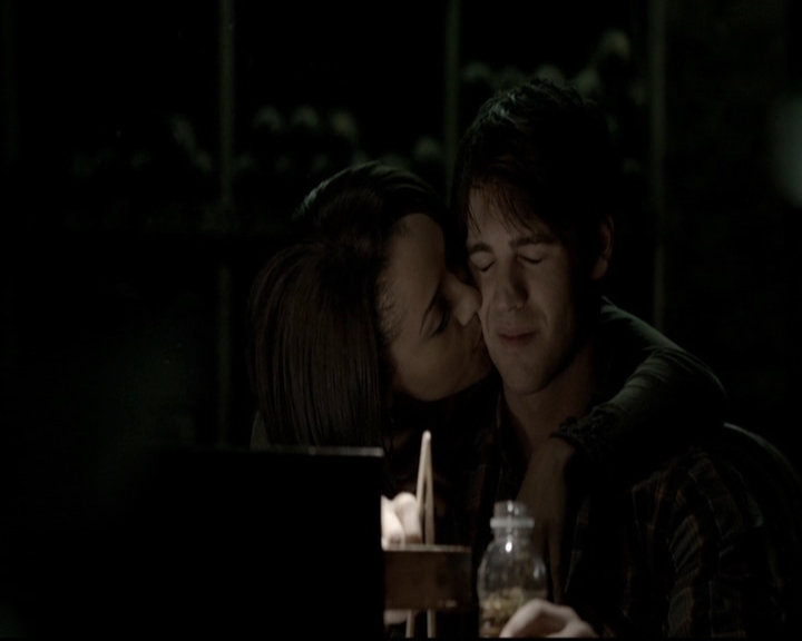 VampireDiariesWorld-dot-org_5x20WhatLiesBeneath0872.jpg