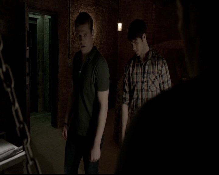 VampireDiariesWorld-dot-org_5x20WhatLiesBeneath0911.jpg