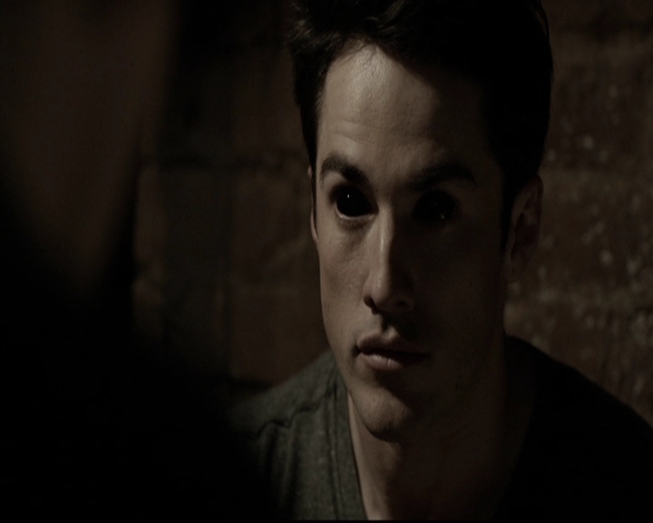 VampireDiariesWorld-dot-org_5x20WhatLiesBeneath0937.jpg