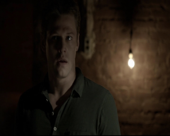 VampireDiariesWorld-dot-org_5x20WhatLiesBeneath0943.jpg