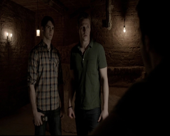 VampireDiariesWorld-dot-org_5x20WhatLiesBeneath0945.jpg