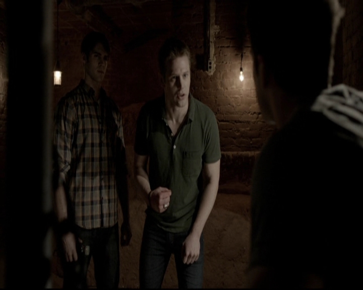 VampireDiariesWorld-dot-org_5x20WhatLiesBeneath0953.jpg