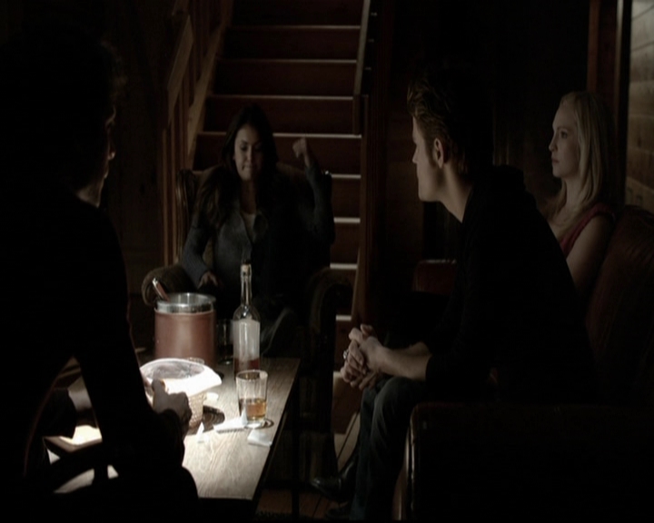 VampireDiariesWorld-dot-org_5x20WhatLiesBeneath1128.jpg