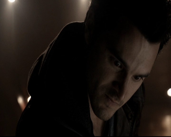 VampireDiariesWorld-dot-org_5x20WhatLiesBeneath1218.jpg