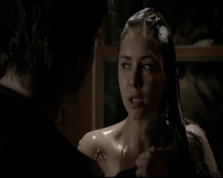 VampireDiariesWorld-dot-org_5x20WhatLiesBeneath1249.jpg