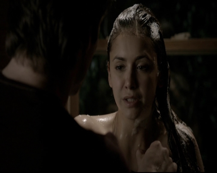 VampireDiariesWorld-dot-org_5x20WhatLiesBeneath1253.jpg