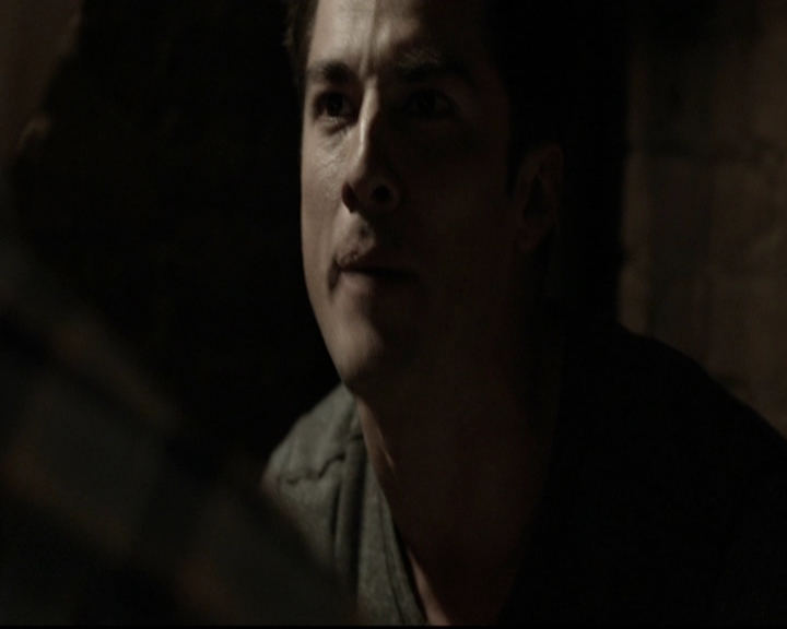 VampireDiariesWorld-dot-org_5x20WhatLiesBeneath1273.jpg