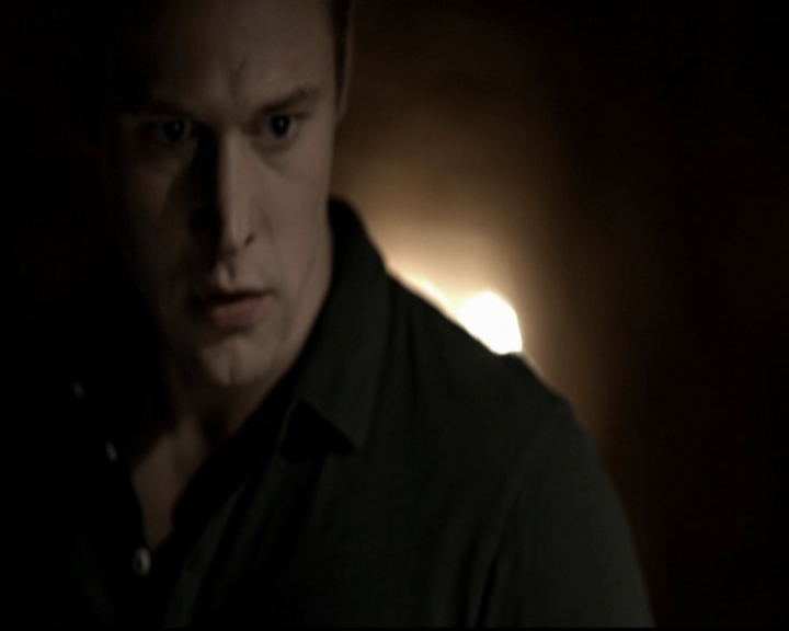 VampireDiariesWorld-dot-org_5x20WhatLiesBeneath1306.jpg