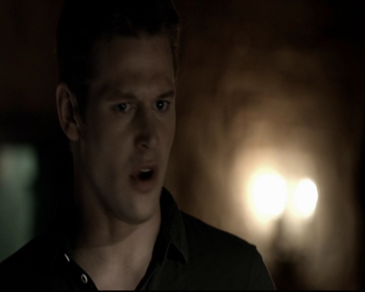 VampireDiariesWorld-dot-org_5x20WhatLiesBeneath1318.jpg