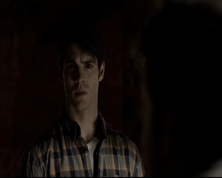 VampireDiariesWorld-dot-org_5x20WhatLiesBeneath1327.jpg