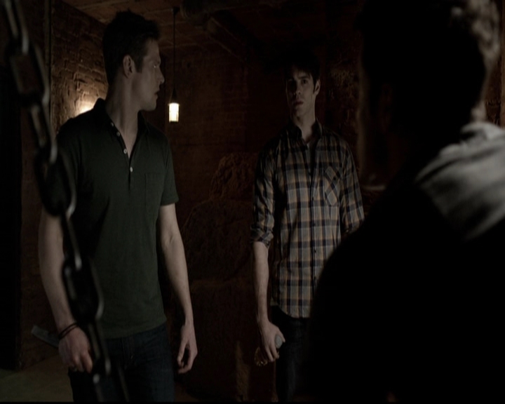 VampireDiariesWorld-dot-org_5x20WhatLiesBeneath1329.jpg