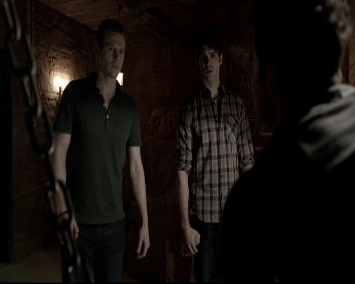 VampireDiariesWorld-dot-org_5x20WhatLiesBeneath1331.jpg