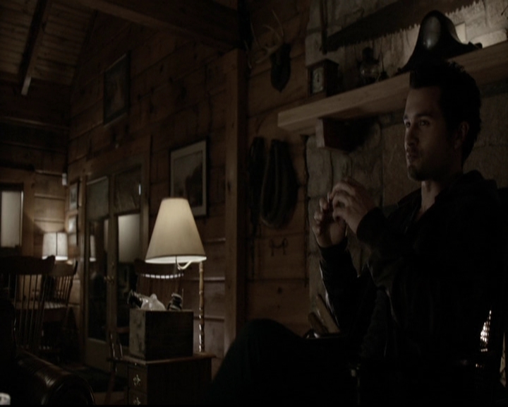 VampireDiariesWorld-dot-org_5x20WhatLiesBeneath1432.jpg