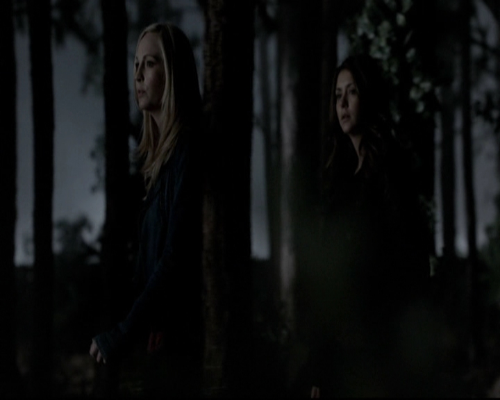 VampireDiariesWorld-dot-org_5x20WhatLiesBeneath1486.jpg