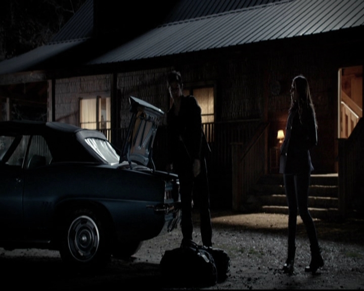 VampireDiariesWorld-dot-org_5x20WhatLiesBeneath2146.jpg