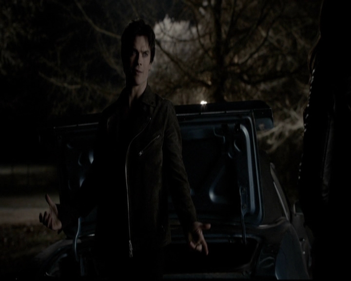 VampireDiariesWorld-dot-org_5x20WhatLiesBeneath2152.jpg