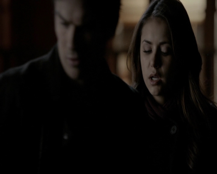 VampireDiariesWorld-dot-org_5x20WhatLiesBeneath2164.jpg