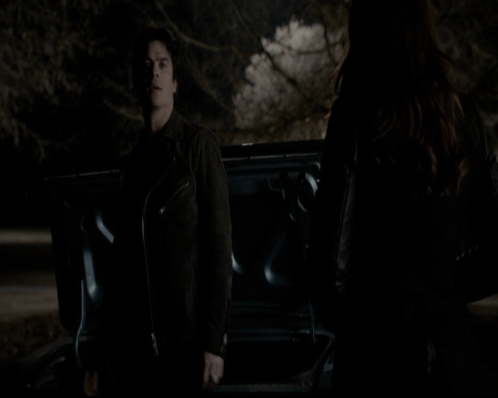 VampireDiariesWorld-dot-org_5x20WhatLiesBeneath2170.jpg