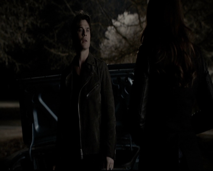 VampireDiariesWorld-dot-org_5x20WhatLiesBeneath2171.jpg