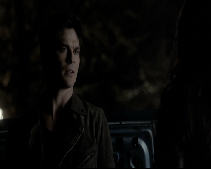 VampireDiariesWorld-dot-org_5x20WhatLiesBeneath2177.jpg