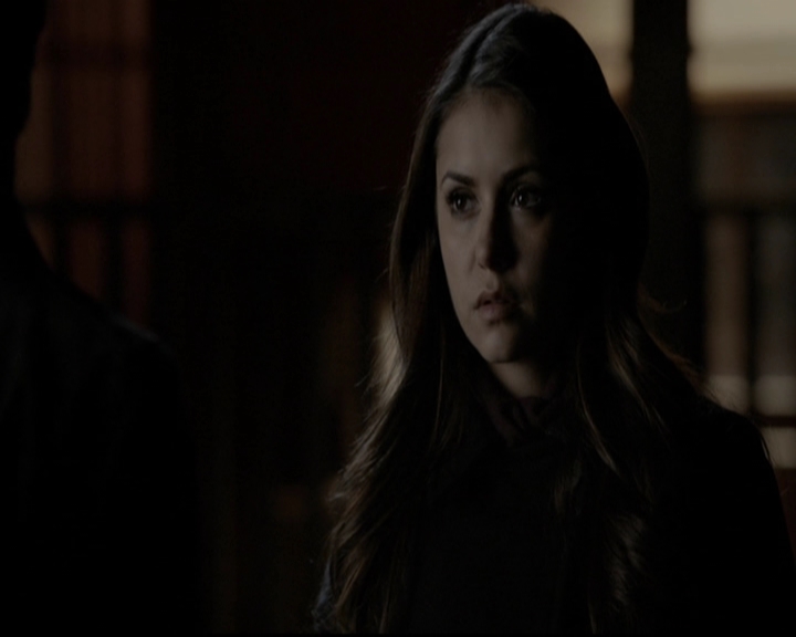 VampireDiariesWorld-dot-org_5x20WhatLiesBeneath2180.jpg