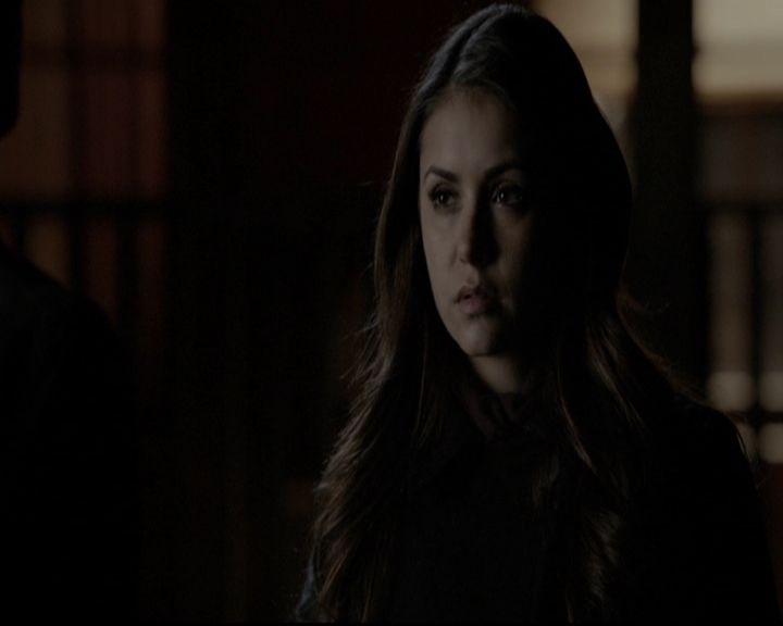 VampireDiariesWorld-dot-org_5x20WhatLiesBeneath2182.jpg