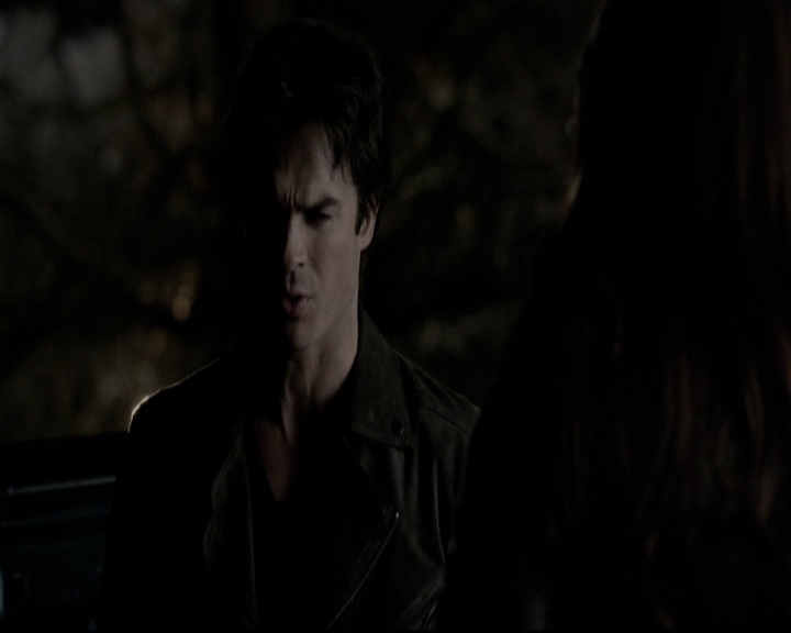 VampireDiariesWorld-dot-org_5x20WhatLiesBeneath2184.jpg