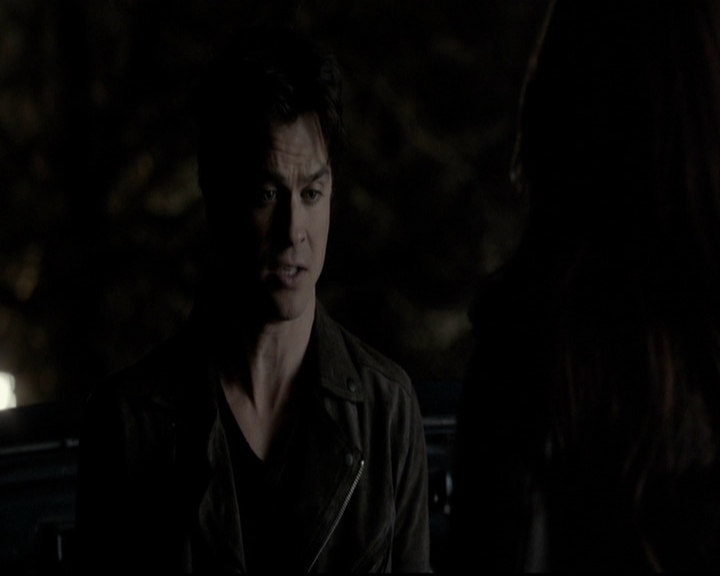 VampireDiariesWorld-dot-org_5x20WhatLiesBeneath2188.jpg