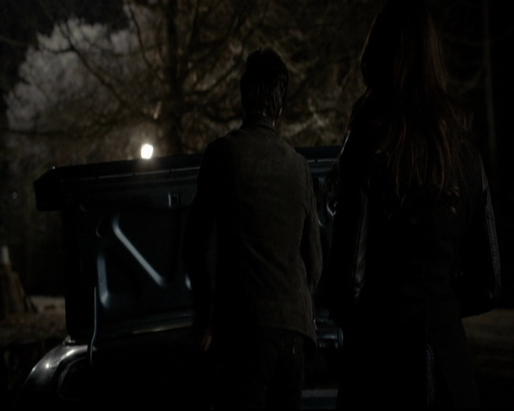 VampireDiariesWorld-dot-org_5x20WhatLiesBeneath2199.jpg