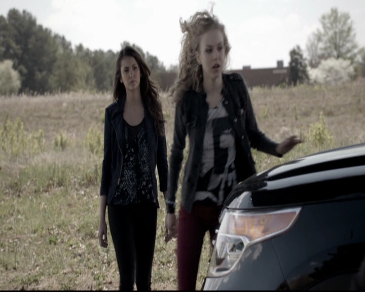 VampireDiariesWorld-dot-org_5x22Home0317.jpg