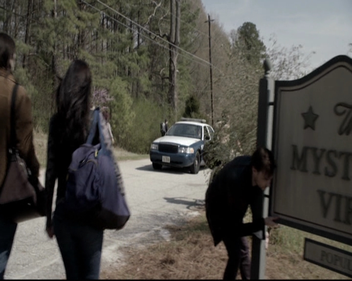 VampireDiariesWorld-dot-org_5x22Home0327.jpg