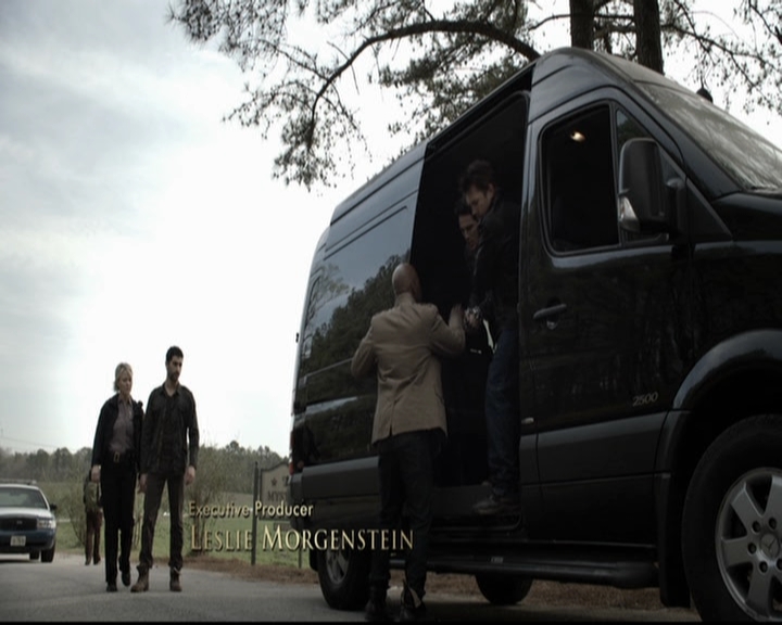 VampireDiariesWorld-dot-org_5x22Home0388.jpg