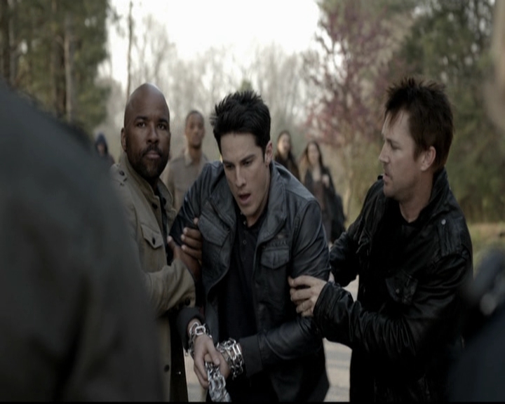 VampireDiariesWorld-dot-org_5x22Home0392.jpg