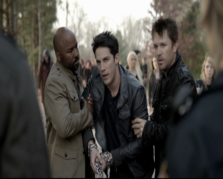 VampireDiariesWorld-dot-org_5x22Home0406.jpg