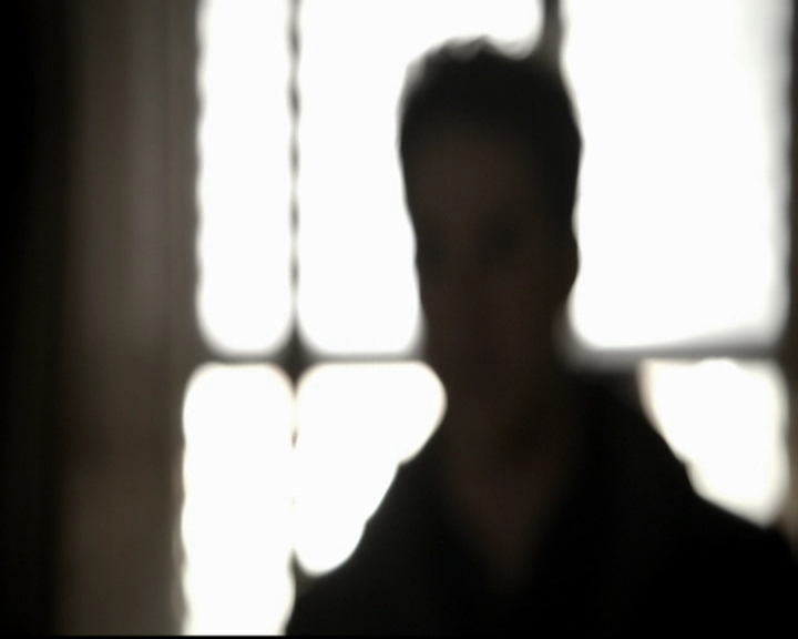 VampireDiariesWorld-dot-org_5x22Home0506.jpg