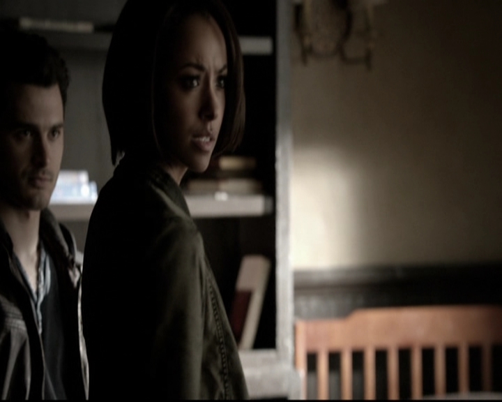 VampireDiariesWorld-dot-org_5x22Home0509.jpg