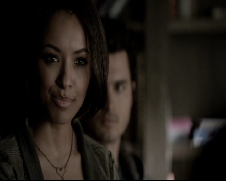 VampireDiariesWorld-dot-org_5x22Home0520.jpg