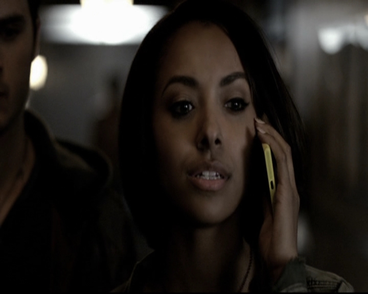 VampireDiariesWorld-dot-org_5x22Home0729.jpg