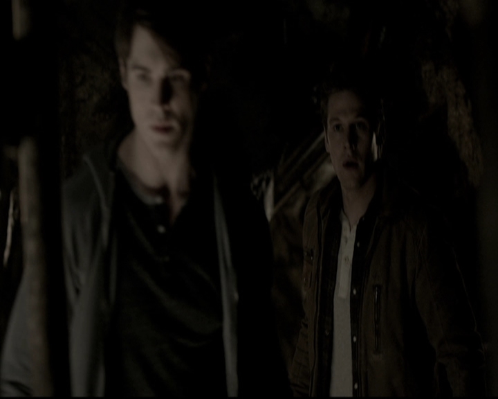 VampireDiariesWorld-dot-org_5x22Home1172.jpg