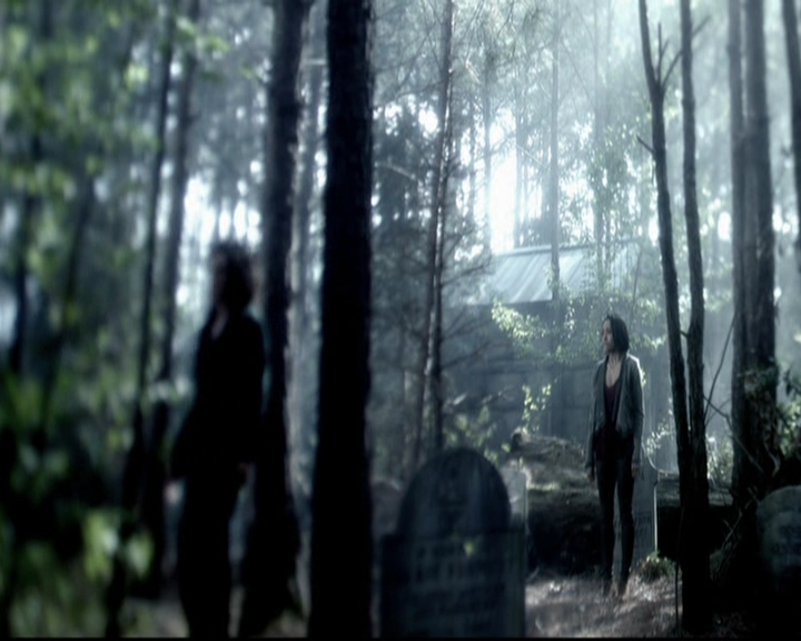 VampireDiariesWorld-dot-org_5x22Home1296.jpg