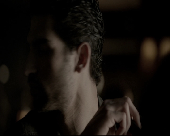 VampireDiariesWorld-dot-org_5x22Home1346.jpg